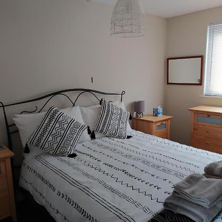 Garden Flat At The Infamous Piltdown Man Pub Apartment Fletching ภายนอก รูปภาพ