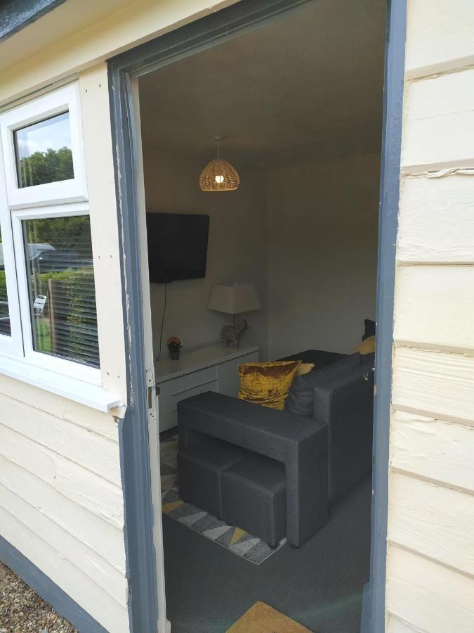 Garden Flat At The Infamous Piltdown Man Pub Apartment Fletching ภายนอก รูปภาพ