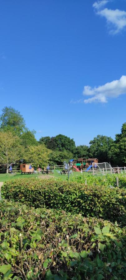 Garden Flat At The Infamous Piltdown Man Pub Apartment Fletching ภายนอก รูปภาพ